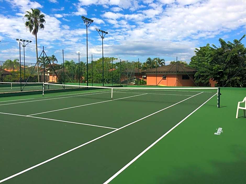 Juquehy - Condomínio de Frente para o Mar - Piscina Aquecida - Quadra de Tenis