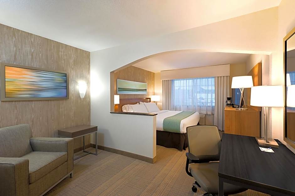 Holiday Inn Express & Suites Fraser By IHG