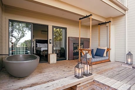 King Studio with Outdoor Tub