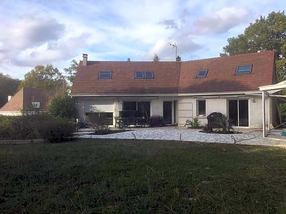 Villa verdoyante 10 min Disney, proche JO 2024