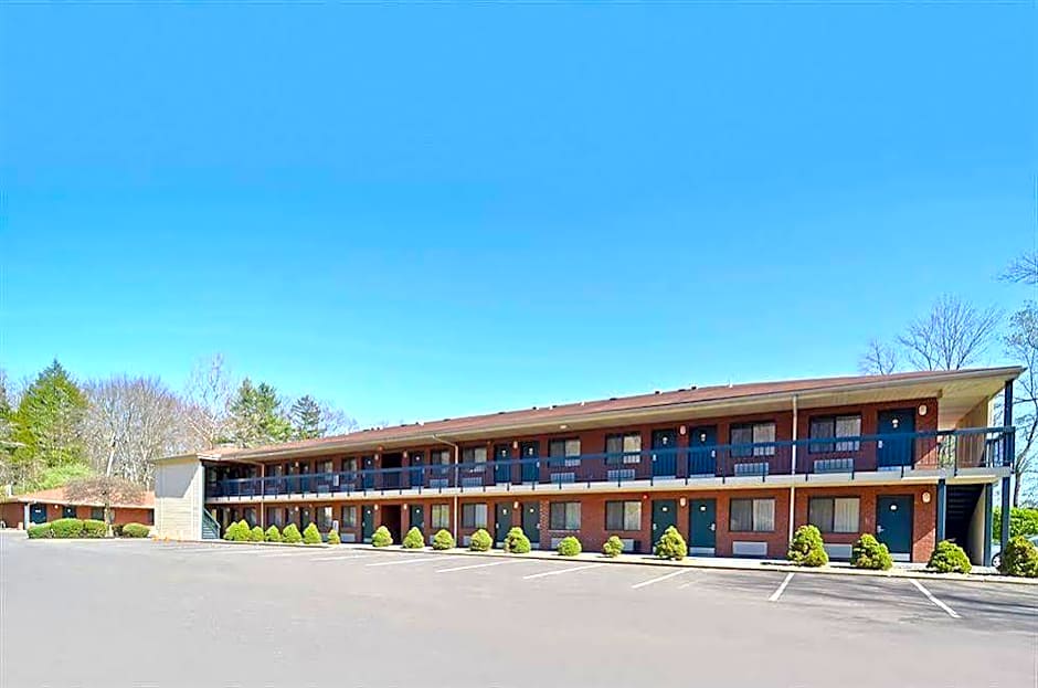 MHO Inn & Suites