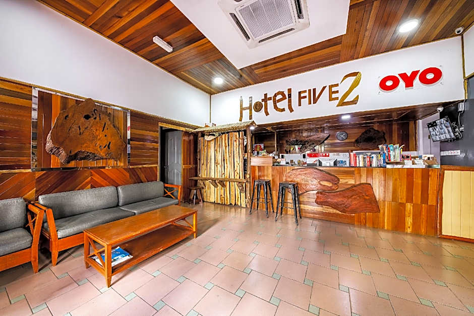 OYO 210 Hotel Five 2