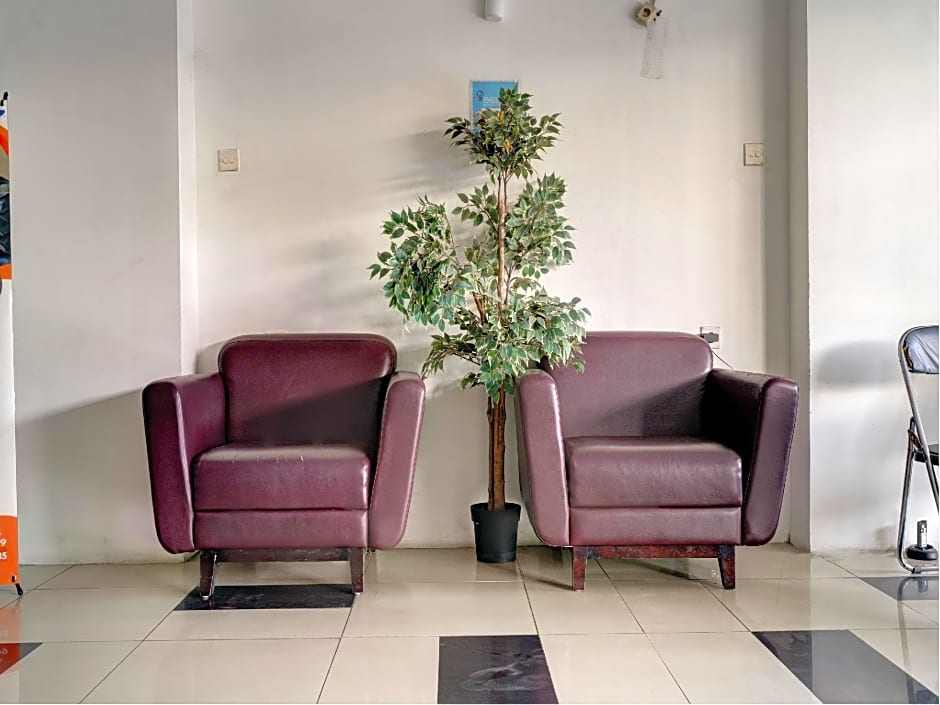 OYO Life 92889 Apartement Grand Sentraland Karawang By A.t Room