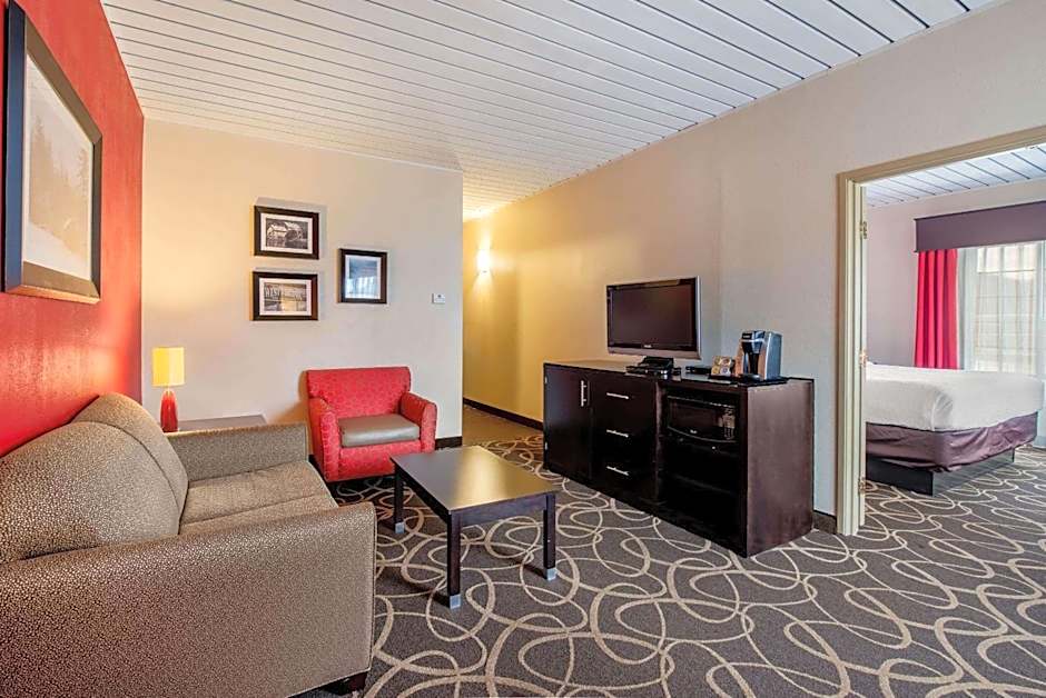 La Quinta Inn & Suites by Wyndham Elkview