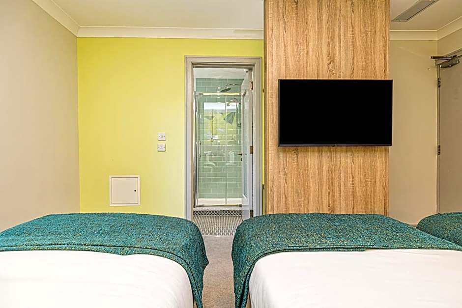 Photo 1 of 11 of Triple Room