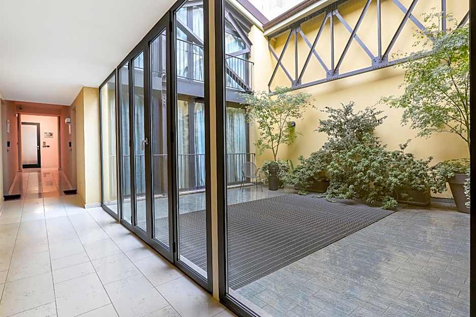 Adriano Residence