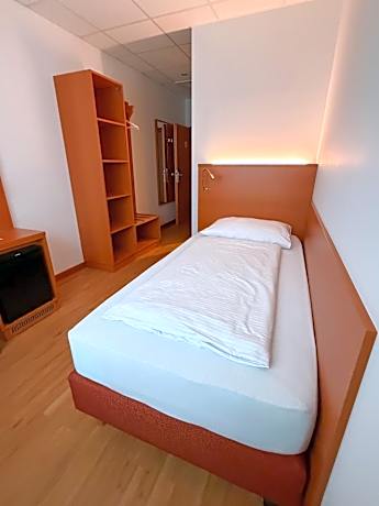 Standard Single Room with Shared Bathroom