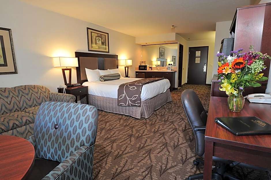 Photo 1 of 1 of 1 King Bed, River View