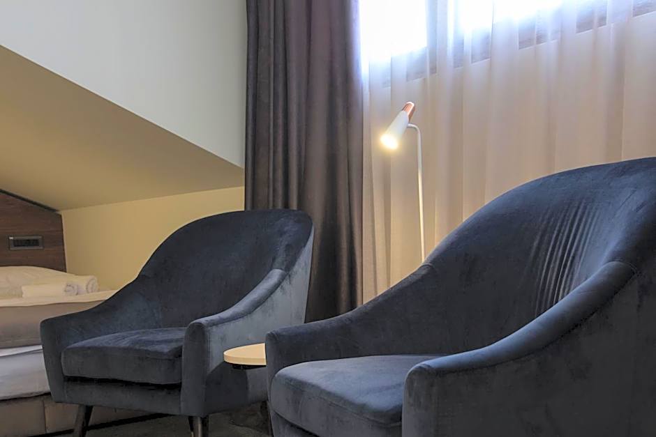 BOUTIQUE 25h by Eva stay 018