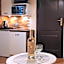 Hostel Helvetia - Private Rooms in City Center