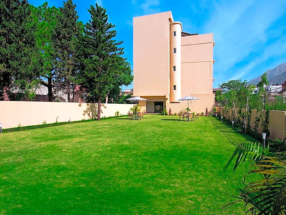 Clarks Inn Suites, Katra