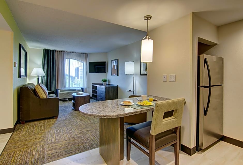 Candlewood Suites : Richmond - West Broad