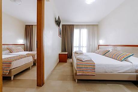 Deluxe Quadruple Room