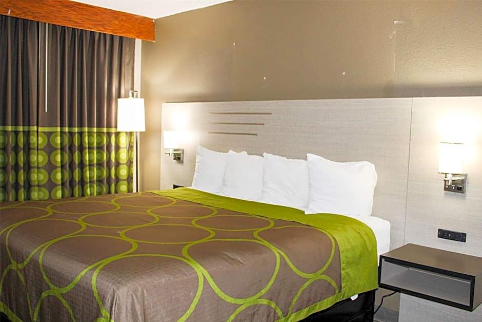 Super 8 by Wyndham Athens