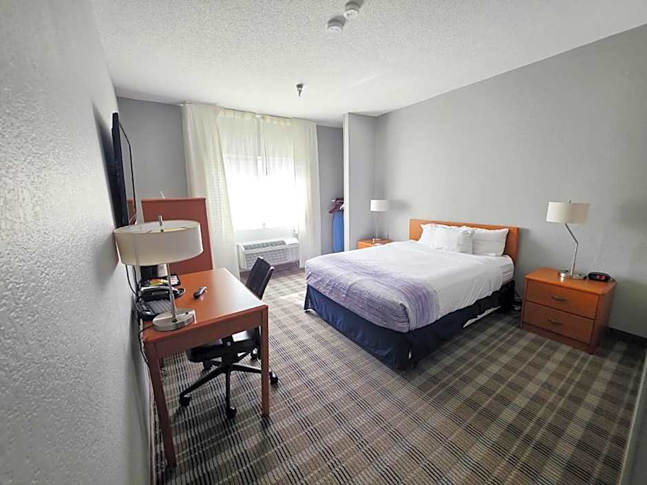 AmericInn by Wyndham Minot