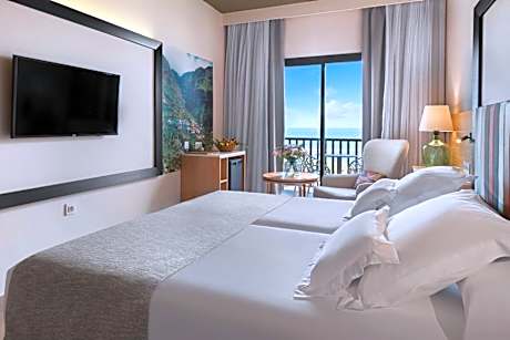 Twin Room with Sea View
