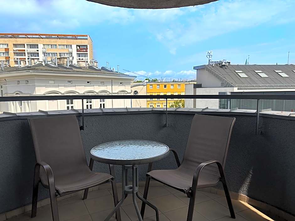 MARGI City Aparthotel