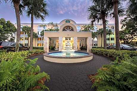 La Quinta Inn & Suites by Wyndham Deerfield Beach I-95