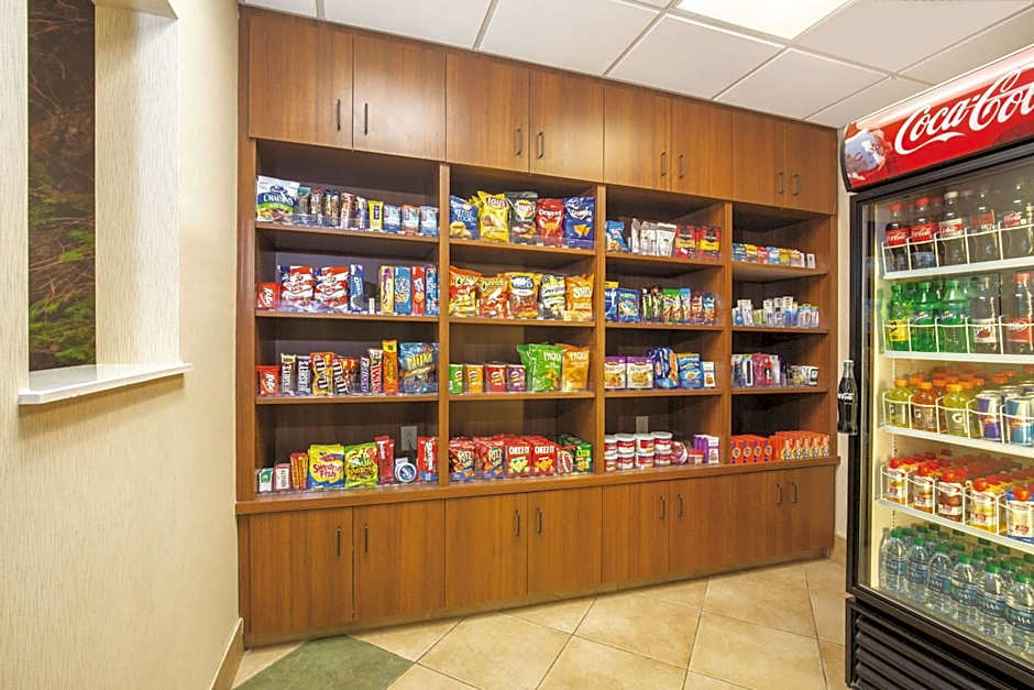 La Quinta Inn & Suites by Wyndham Bentonville