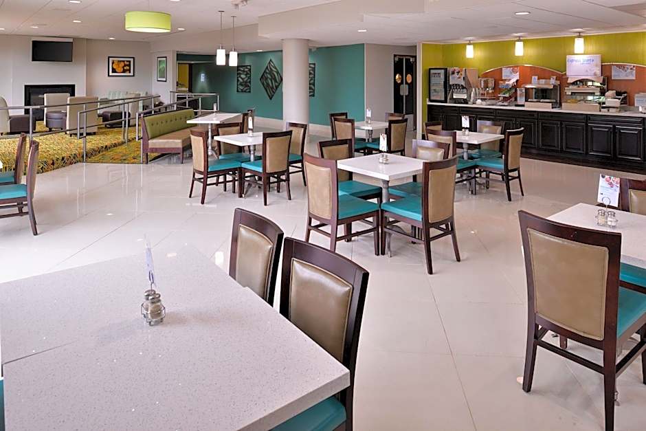 Elimwood Hotel, A Ramada by Wyndham