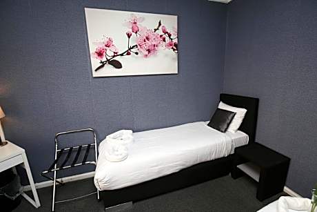 Economy Single Room with Shared Bathroom