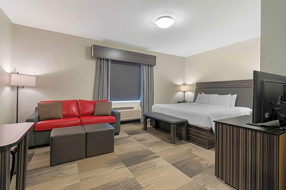 Best Western Plus Airport Inn & Suites
