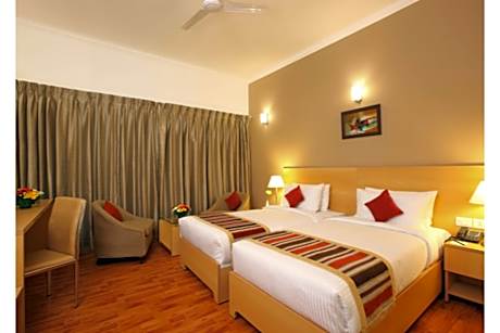 Deluxe Suite Single with Balcony and Kitchenette