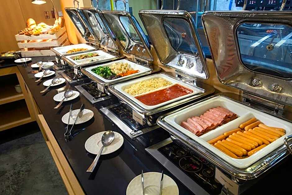 Galleria 12 Sukhumvit Bangkok By Compass Hospitality