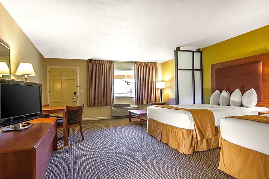 Quality Inn & Suites At Coos Bay