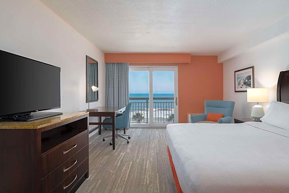 Photo 1 of 8 of 1 King Bed, Ocean front, Balcony