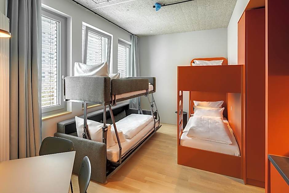 Photo 1 of 6 of Quadruple Room