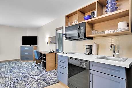 Two Queen Studio - Non-Smoking