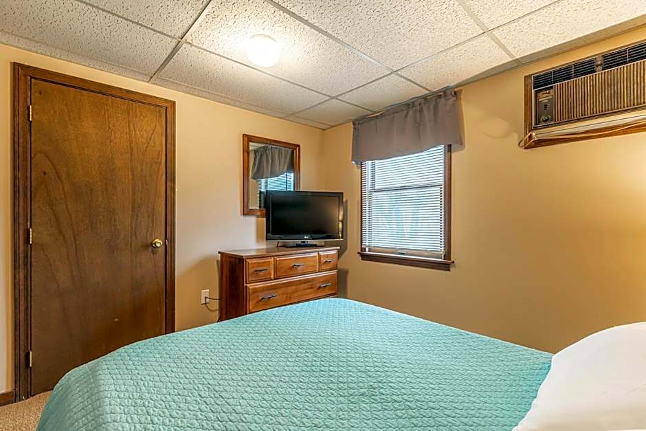 Inn Between the Beaches & Villager