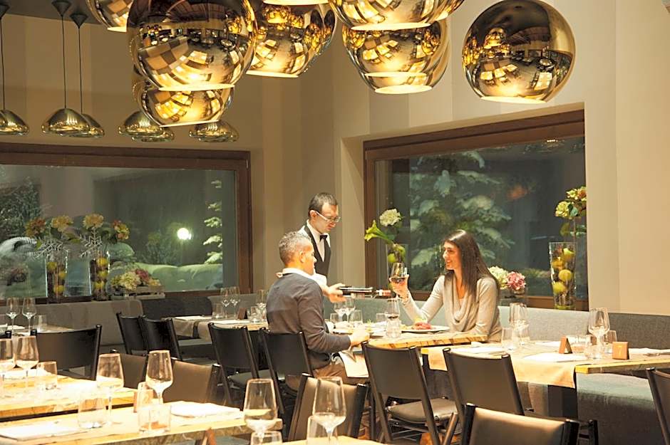 Alexander Charme Hotel