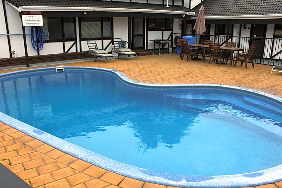 Devonwood Motel