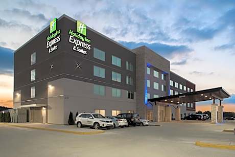 Holiday Inn Express & Suite Kingdom City By IHG