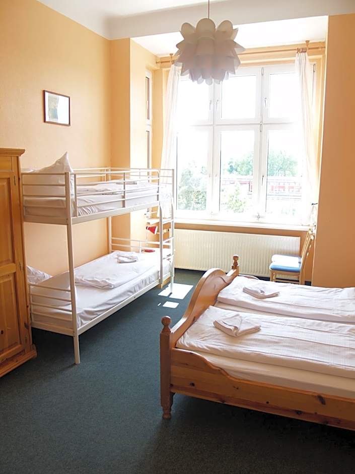 Happy go Lucky Hotel  Hostel