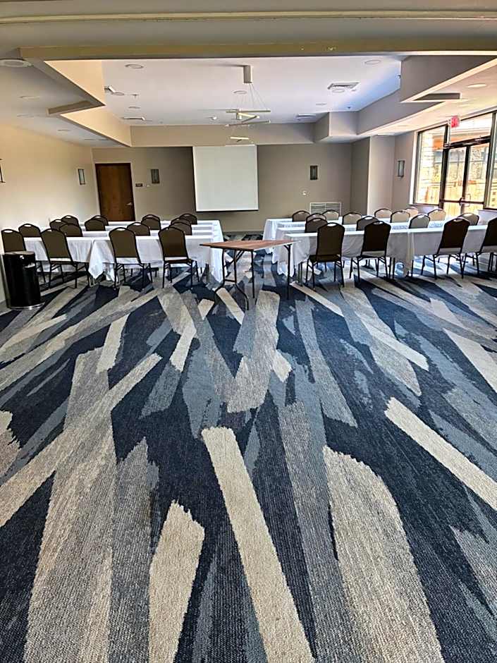 Comfort Inn and Suites Near Lake Guntersville