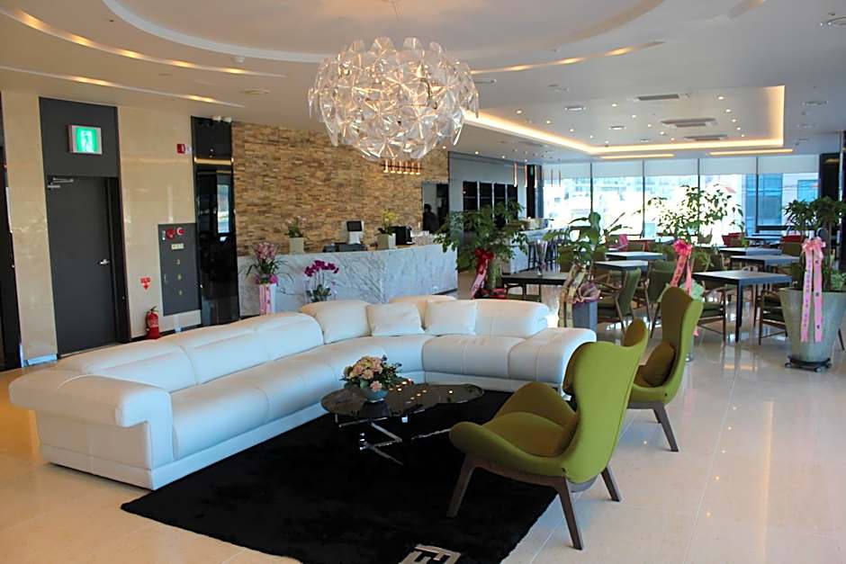 Geoje Artnouveau Suite Hotel
