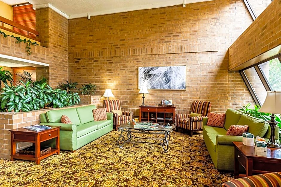 Tulsa Square Hotel Central, I-44 By OYO