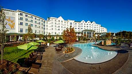 Dollywood's DreamMore Resort and Spa