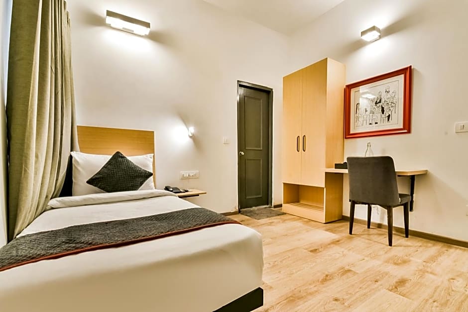 OYO Townhouse 182 Menka