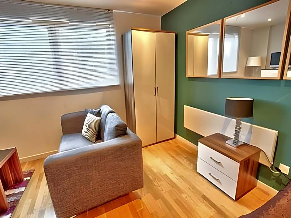 Gateway Serviced Apartments