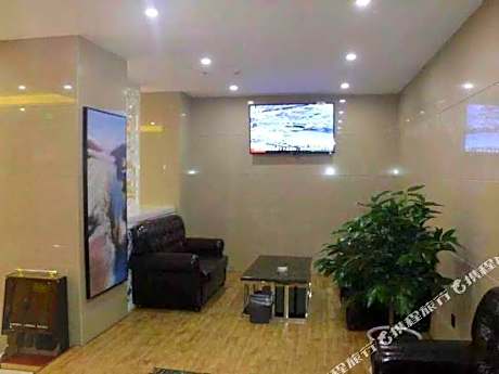 Junyi Chain Hotel (Mingdaogong store, Luyi County)