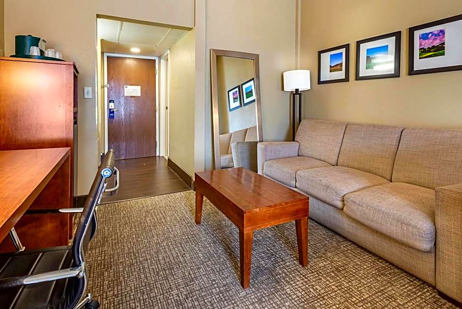 Comfort Suites Bethlehem Near Lehigh University and LVI Airport
