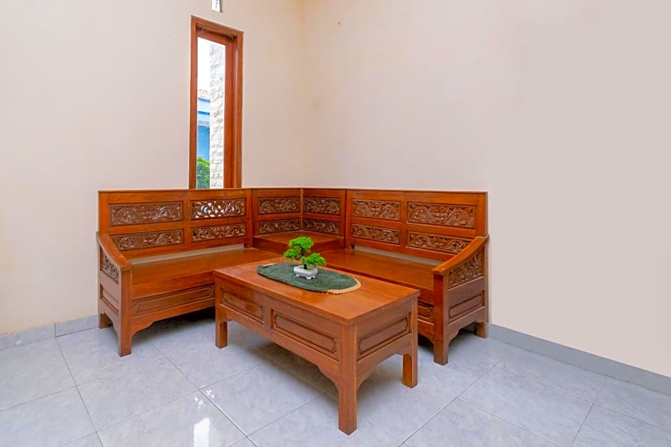 OYO 3076 Lilik Homestay Syariah