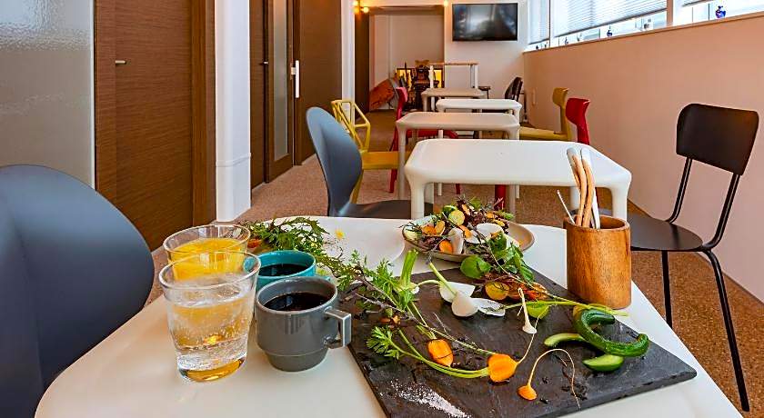 plat hostel keikyu kamakura wave