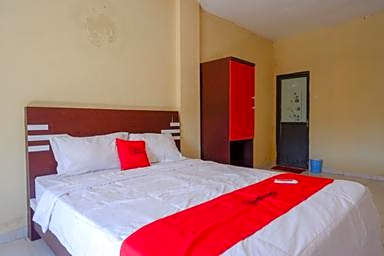 RedDoorz @ Losari Area 2 Makassar