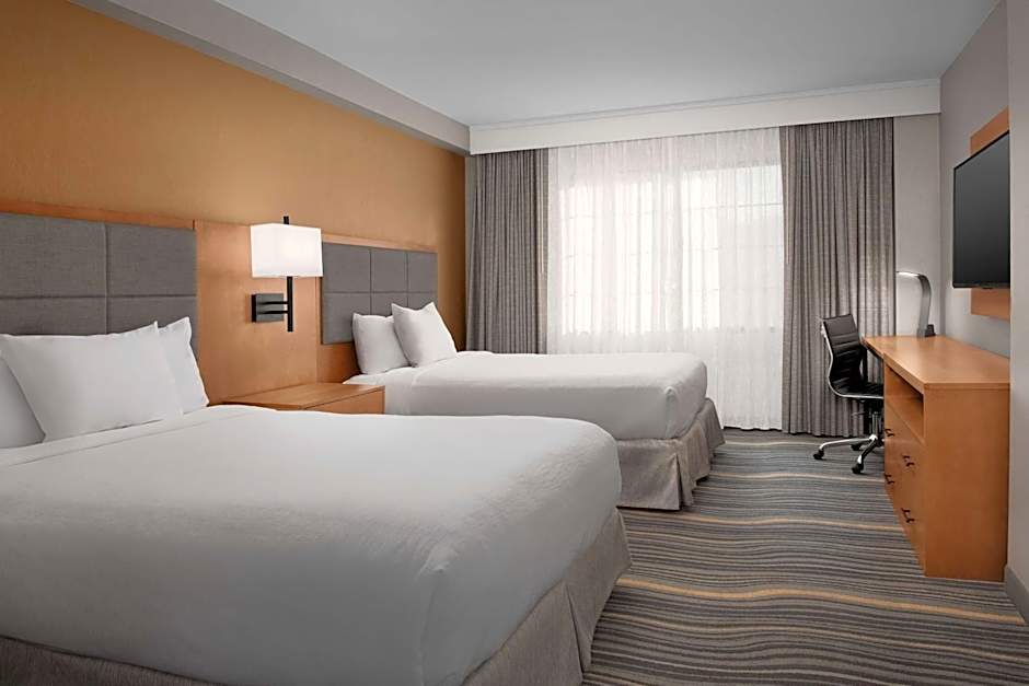 Embassy Suites By Hilton Hotel La Quinta, Ca