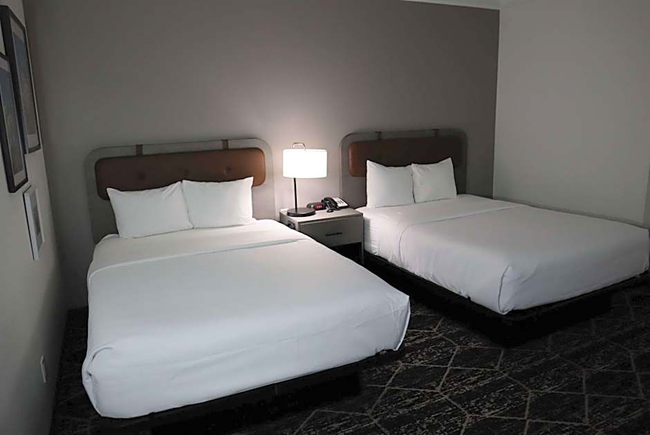 La Quinta Inn & Suites by Wyndham Houston Bush Iah South